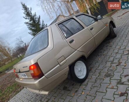 Бежевый ЗАЗ 1103 Славута, объемом двигателя 1.3 л и пробегом 111 тыс. км за 650 $, фото 9 на Automoto.ua