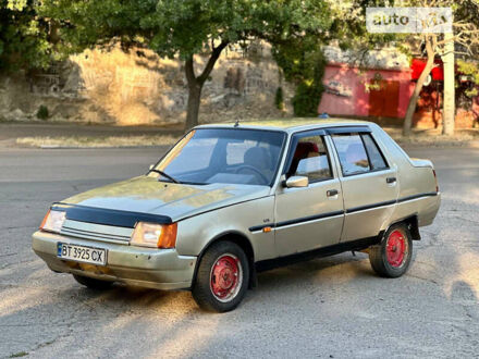 ЗАЗ 1103 Славута 2002 в Николаеве на Automoto.ua Бежевый ЗАЗ 1103 Славута, объемом двигателя 1.2 л и пробегом 200 тыс. км за 900 $, фото 1 на Automoto.ua