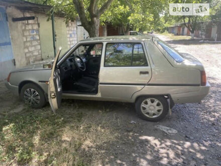 ЗАЗ 1103 Славута 2008 в Кривом Роге на Automoto.ua Бежевый ЗАЗ 1103 Славута, объемом двигателя 1.2 л и пробегом 160 тыс. км за 1900 $, фото 1 на Automoto.ua