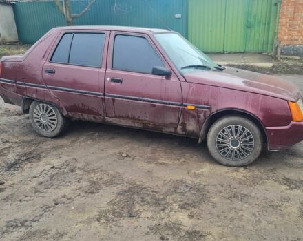 Красный ЗАЗ 1103 Славута, объемом двигателя 1.3 л и пробегом 206 тыс. км за 600 $, фото 2 на Automoto.ua