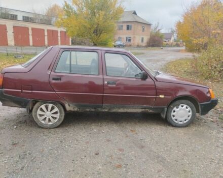 Красный ЗАЗ 1103 Славута, объемом двигателя 1.3 л и пробегом 3 тыс. км за 750 $, фото 3 на Automoto.ua