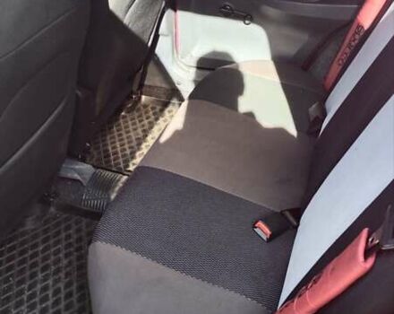 ЗАЗ 1103 Славута 2003 в Кропивницком (Кировограде) на Automoto.ua Красный ЗАЗ 1103 Славута, объемом двигателя 1.2 л и пробегом 130 тыс. км за 1700 $, фото 4 на Automoto.ua