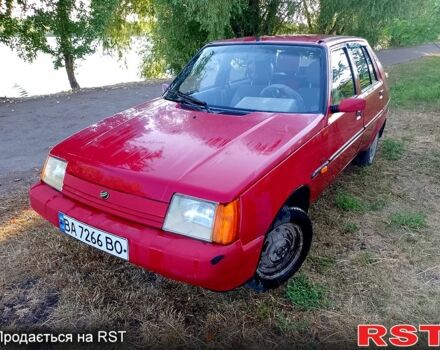 ЗАЗ 1103 Славута 2003 у Кропивницькому (Кіровограді) на Automoto.ua Червоний ЗАЗ 1103 Славута, об'ємом двигуна 1.2 л та пробігом 205 тис. км за 750 $, фото 4 на Automoto.ua