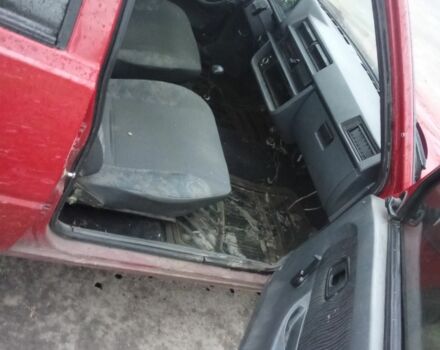 Красный ЗАЗ 1103 Славута, объемом двигателя 1 л и пробегом 221 тыс. км за 409 $, фото 5 на Automoto.ua