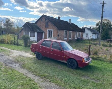 ЗАЗ 1103 Славута 2007 у Яворове на Automoto.ua Червоний ЗАЗ 1103 Славута, об'ємом двигуна 1.2 л та пробігом 300 тис. км за 524 $, фото 3 на Automoto.ua