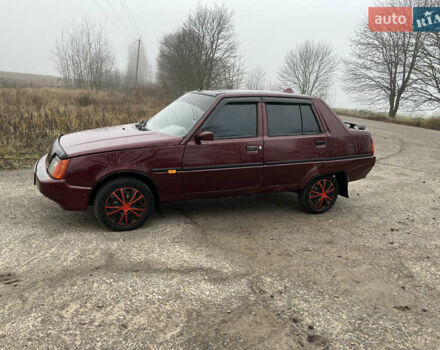 Красный ЗАЗ 1103 Славута, объемом двигателя 1.3 л и пробегом 294 тыс. км за 1300 $, фото 3 на Automoto.ua