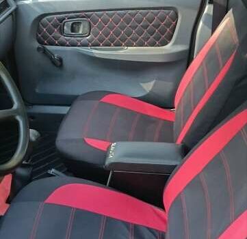 ЗАЗ 1103 Славута 2009 в Волочиске на Automoto.ua Красный ЗАЗ 1103 Славута, объемом двигателя 1.2 л и пробегом 38 тыс. км за 1550 $, фото 2 на Automoto.ua
