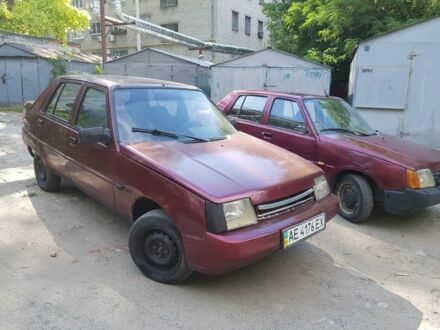 ЗАЗ 1103 Славута 2000 у Кривому Розі на Automoto.ua Червоний ЗАЗ 1103 Славута, об'ємом двигуна 1.2 л та пробігом 185 тис. км за 900 $, фото 1 на Automoto.ua