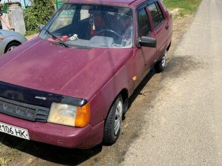 ЗАЗ 1103 Славута 2000 у Березовке на Automoto.ua Червоний ЗАЗ 1103 Славута, об'ємом двигуна 1.2 л та пробігом 100 тис. км за 650 $, фото 1 на Automoto.ua