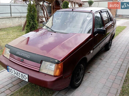 ЗАЗ 1103 Славута 2001 у Волочиске на Automoto.ua Червоний ЗАЗ 1103 Славута, об'ємом двигуна 1.2 л та пробігом 120 тис. км за 650 $, фото 1 на Automoto.ua