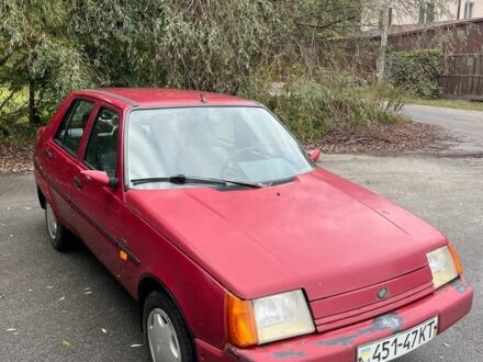 ЗАЗ 1103 Славута 2003 в Киеве на Automoto.ua Красный ЗАЗ 1103 Славута, объемом двигателя 1.2 л и пробегом 88 тыс. км за 750 $, фото 1 на Automoto.ua