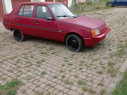 ЗАЗ 1103 Славута 2003 у Івано-Франківську на Automoto.ua Червоний ЗАЗ 1103 Славута, об'ємом двигуна 1.2 л та пробігом 123 тис. км за 790 $, фото 1 на Automoto.ua