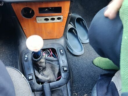 ЗАЗ 1103 Славута 2004 в Новомосковске на Automoto.ua Красный ЗАЗ 1103 Славута, объемом двигателя 1.2 л и пробегом 140 тыс. км за 264 $, фото 1 на Automoto.ua