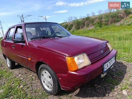 ЗАЗ 1103 Славута 2004 у Смеле на Automoto.ua Червоний ЗАЗ 1103 Славута, об'ємом двигуна 1.2 л та пробігом 130 тис. км за 950 $, фото 1 на Automoto.ua