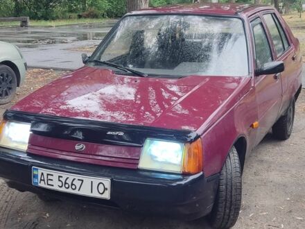 ЗАЗ 1103 Славута 2005 в Днепре (Днепропетровске) на Automoto.ua Красный ЗАЗ 1103 Славута, объемом двигателя 1.2 л и пробегом 250 тыс. км за 650 $, фото 1 на Automoto.ua