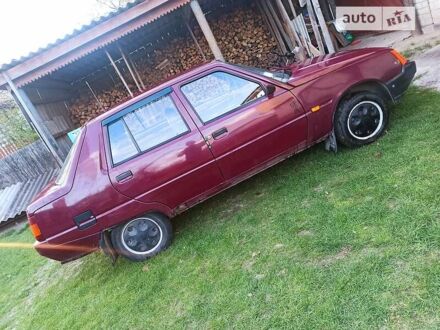 ЗАЗ 1103 Славута 2005 в Ровно на Automoto.ua Красный ЗАЗ 1103 Славута, объемом двигателя 0 л и пробегом 77 тыс. км за 1500 $, фото 1 на Automoto.ua