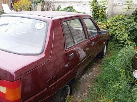 ЗАЗ 1103 Славута 2007 у Житомирі на Automoto.ua Червоний ЗАЗ 1103 Славута, об'ємом двигуна 1.2 л та пробігом 120 тис. км за 1100 $, фото 1 на Automoto.ua