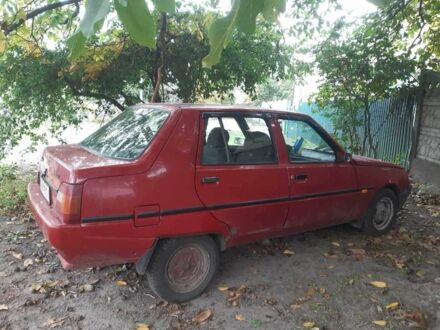 ЗАЗ 1103 Славута 2008 в Каменское - Днепродзержинск на Automoto.ua Красный ЗАЗ 1103 Славута, объемом двигателя 1.2 л и пробегом 205 тыс. км за 1087 $, фото 1 на Automoto.ua