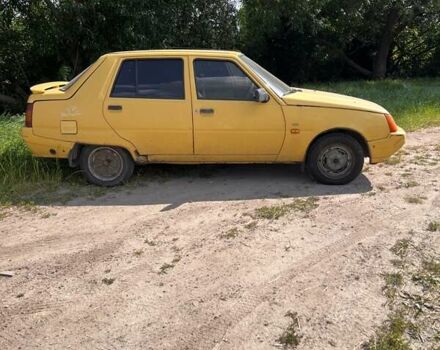 Жовтий ЗАЗ 1103 Славута, об'ємом двигуна 1.2 л та пробігом 232 тис. км за 550 $, фото 1 на Automoto.ua