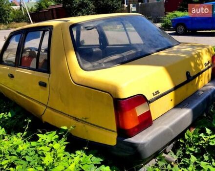 Жовтий ЗАЗ 1103 Славута, об'ємом двигуна 1.2 л та пробігом 121 тис. км за 777 $, фото 3 на Automoto.ua