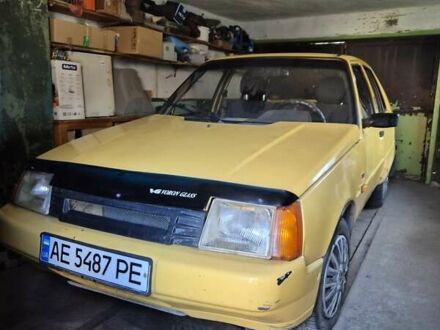 Жовтий ЗАЗ 1103 Славута, об'ємом двигуна 1.2 л та пробігом 386 тис. км за 1100 $, фото 1 на Automoto.ua