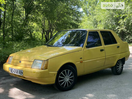 Желтый ЗАЗ 1103 Славута, объемом двигателя 1.2 л и пробегом 114 тыс. км за 950 $, фото 1 на Automoto.ua