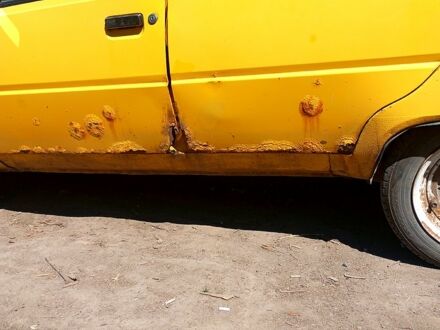ЗАЗ 1103 Славута 2003 в Запорожье на Automoto.ua Желтый ЗАЗ 1103 Славута, объемом двигателя 1.2 л и пробегом 100 тыс. км за 620 $, фото 1 на Automoto.ua
