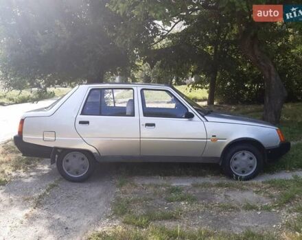 Серый ЗАЗ 1103 Славута, объемом двигателя 1.1 л и пробегом 85 тыс. км за 1700 $, фото 2 на Automoto.ua