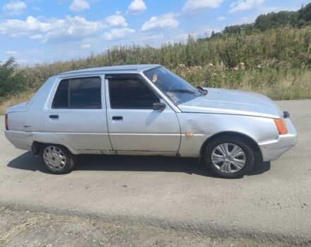 Серый ЗАЗ 1103 Славута, объемом двигателя 1.2 л и пробегом 250 тыс. км за 900 $, фото 3 на Automoto.ua