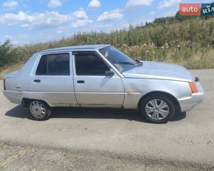 Серый ЗАЗ 1103 Славута, объемом двигателя 1.2 л и пробегом 250 тыс. км за 900 $, фото 2 на Automoto.ua