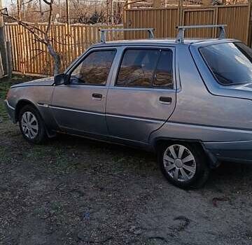 Серый ЗАЗ 1103 Славута, объемом двигателя 1.3 л и пробегом 140 тыс. км за 1400 $, фото 3 на Automoto.ua