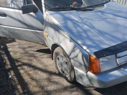 ЗАЗ 1103 Славута 1999 у Фастове на Automoto.ua Сірий ЗАЗ 1103 Славута, об'ємом двигуна 1.1 л та пробігом 350 тис. км за 700 $, фото 1 на Automoto.ua