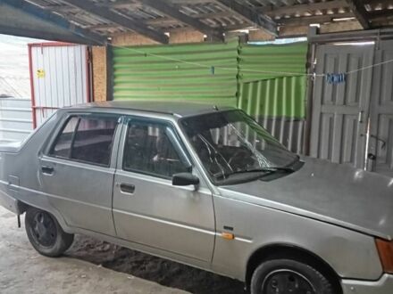 ЗАЗ 1103 Славута 2000 у Миколаєві на Automoto.ua Сірий ЗАЗ 1103 Славута, об'ємом двигуна 1.2 л та пробігом 233 тис. км за 550 $, фото 1 на Automoto.ua