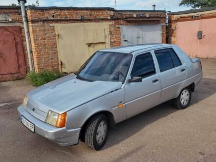 ЗАЗ 1103 Славута 2003 у Чернігові на Automoto.ua Сірий ЗАЗ 1103 Славута, об'ємом двигуна 1.2 л та пробігом 90 тис. км за 1100 $, фото 1 на Automoto.ua