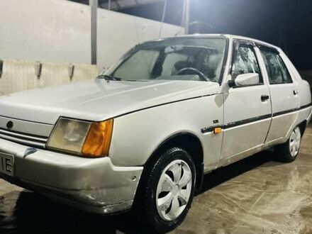 ЗАЗ 1103 Славута 2003 в Славуте на Automoto.ua Серый ЗАЗ 1103 Славута, объемом двигателя 1.2 л и пробегом 148 тыс. км за 899 $, фото 1 на Automoto.ua