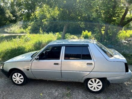 ЗАЗ 1103 Славута 2004 в Краматорске на Automoto.ua Серый ЗАЗ 1103 Славута, объемом двигателя 1.2 л и пробегом 94 тыс. км за 1794 $, фото 1 на Automoto.ua
