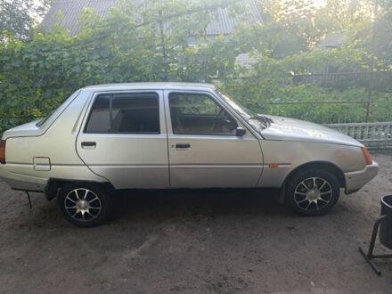 ЗАЗ 1103 Славута 2005 в Купянске на Automoto.ua Серый ЗАЗ 1103 Славута, объемом двигателя 1.2 л и пробегом 137 тыс. км за 848 $, фото 1 на Automoto.ua