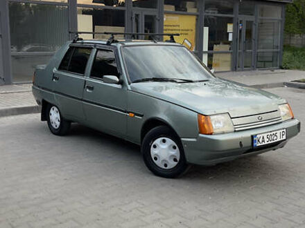 ЗАЗ 1103 Славута 2005 в Кривом Роге на Automoto.ua Серый ЗАЗ 1103 Славута, объемом двигателя 1.2 л и пробегом 46 тыс. км за 2100 $, фото 1 на Automoto.ua