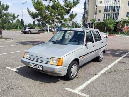 ЗАЗ 1103 Славута 2007 в Николаеве на Automoto.ua Серый ЗАЗ 1103 Славута, объемом двигателя 1.2 л и пробегом 85 тыс. км за 1650 $, фото 1 на Automoto.ua