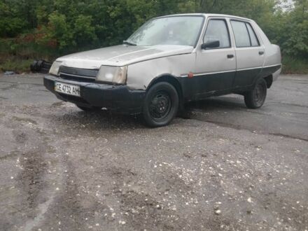 ЗАЗ 1103 Славута 2008 у Ярмолинці на Automoto.ua Сірий ЗАЗ 1103 Славута, об'ємом двигуна 1.3 л та пробігом 200 тис. км за 450 $, фото 1 на Automoto.ua