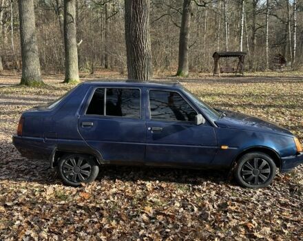 Синий ЗАЗ 1103 Славута, объемом двигателя 1.2 л и пробегом 165 тыс. км за 650 $, фото 1 на Automoto.ua