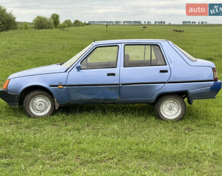 Синий ЗАЗ 1103 Славута, объемом двигателя 1.2 л и пробегом 180 тыс. км за 699 $, фото 5 на Automoto.ua