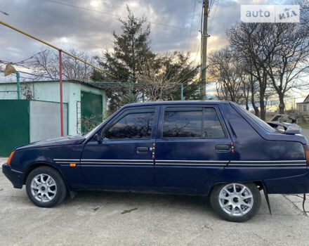 Синий ЗАЗ 1103 Славута, объемом двигателя 1.2 л и пробегом 160 тыс. км за 1600 $, фото 5 на Automoto.ua