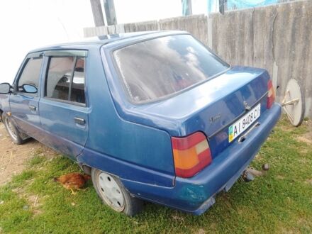 ЗАЗ 1103 Славута 2003 у Умани на Automoto.ua Синій ЗАЗ 1103 Славута, об'ємом двигуна 1.2 л та пробігом 2 тис. км за 768 $, фото 1 на Automoto.ua