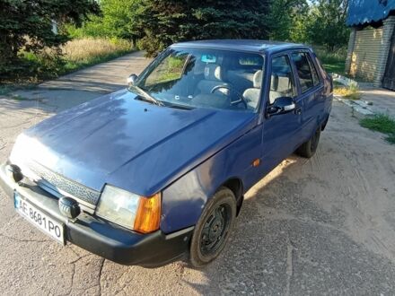 ЗАЗ 1103 Славута 2003 в Славянске на Automoto.ua Синий ЗАЗ 1103 Славута, объемом двигателя 1.2 л и пробегом 143 тыс. км за 1000 $, фото 1 на Automoto.ua