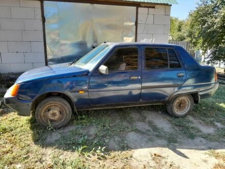 ЗАЗ 1103 Славута 2004 у Полтаві на Automoto.ua Синій ЗАЗ 1103 Славута, об'ємом двигуна 0 л та пробігом 53 тис. км за 680 $, фото 1 на Automoto.ua