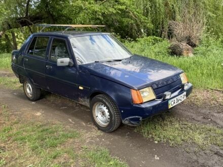 ЗАЗ 1103 Славута 2004 у Смеле на Automoto.ua Синій ЗАЗ 1103 Славута, об'ємом двигуна 1.2 л та пробігом 200 тис. км за 550 $, фото 1 на Automoto.ua