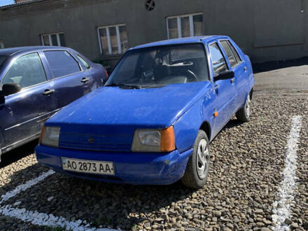 ЗАЗ 1103 Славута 2004 у Ужгороді на Automoto.ua Синій ЗАЗ 1103 Славута, об'ємом двигуна 1.2 л та пробігом 152 тис. км за 485 $, фото 1 на Automoto.ua