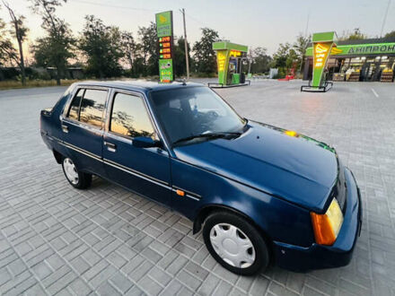 ЗАЗ 1103 Славута 2004 в Новомосковске на Automoto.ua Синий ЗАЗ 1103 Славута, объемом двигателя 1.2 л и пробегом 118 тыс. км за 1150 $, фото 1 на Automoto.ua