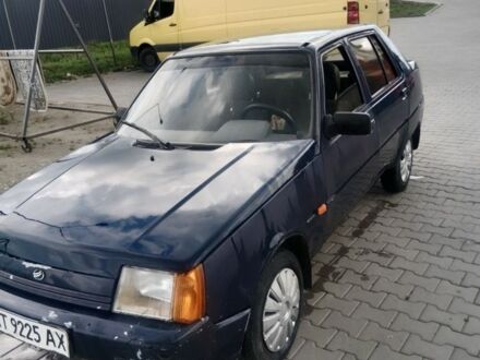 ЗАЗ 1103 Славута 2005 у Івано-Франківську на Automoto.ua Синій ЗАЗ 1103 Славута, об'ємом двигуна 1.2 л та пробігом 220 тис. км за 600 $, фото 1 на Automoto.ua